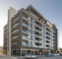 Honeysuckle Executive Apartments - Accommodation Bookings