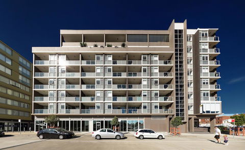 Honeysuckle Executive Apartments - Accommodation Bookings 38