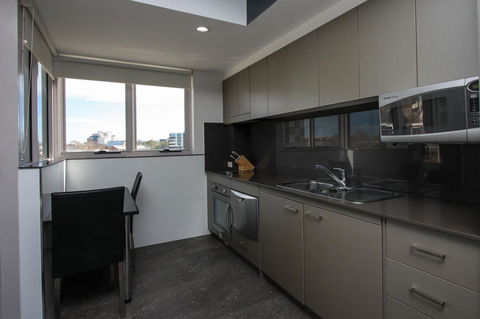 Honeysuckle Executive Apartments - Accommodation Bookings 21
