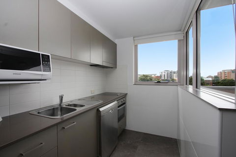 Honeysuckle Executive Apartments - Accommodation Bookings 24