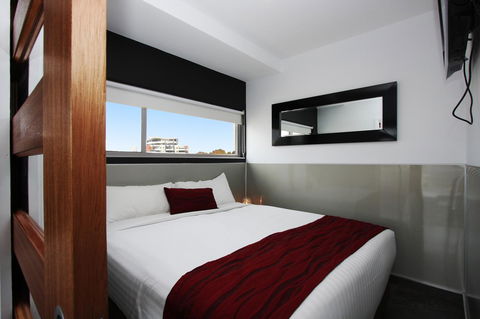 Honeysuckle Executive Apartments - Accommodation Bookings 34
