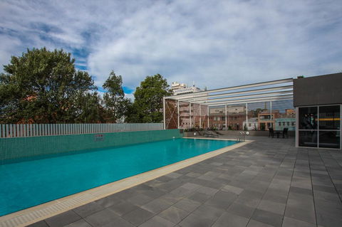 Honeysuckle Executive Apartments - Accommodation Bookings 32