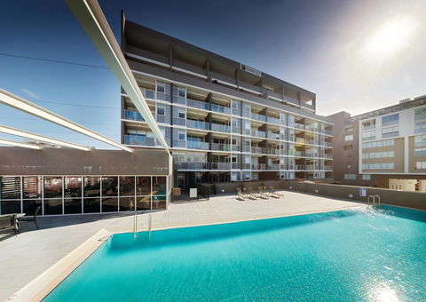 Honeysuckle Executive Apartments - Accommodation Bookings 7