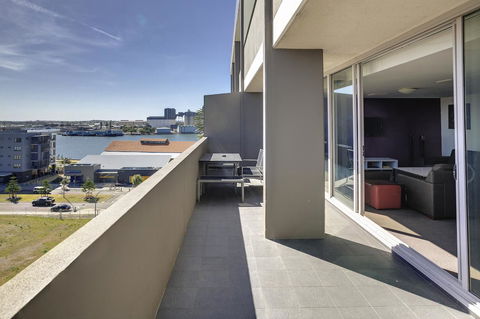 Honeysuckle Executive Apartments - Accommodation Bookings 41