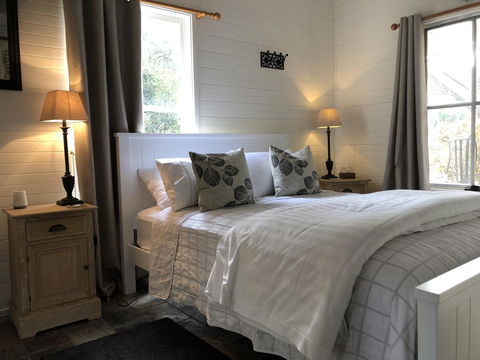 Arcadia - The Barn Cottage & Rosehill Cottage - Accommodation Bookings 3