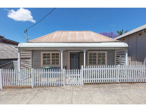 Spacious Cottage With Views, 10 Mins From The City - Accommodation Bookings 19