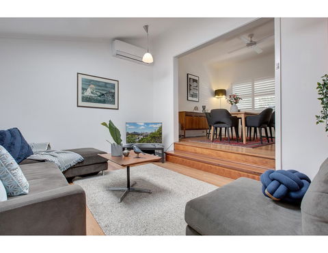 Spacious Cottage With Views, 10 Mins From The City - Accommodation Bookings 0