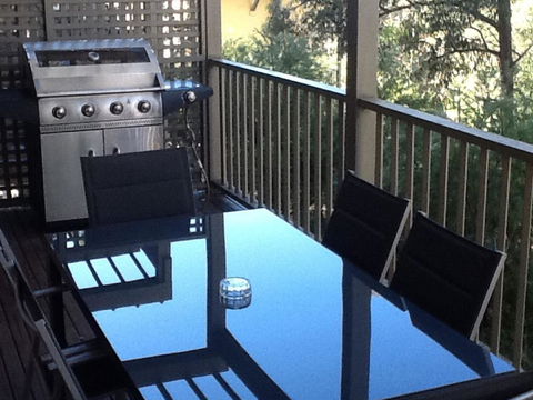 Villa De Saran Located Within Cypress Lakes - Accommodation Bookings 9