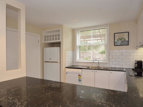 Villa De Saran Located Within Cypress Lakes - Accommodation Bookings 2