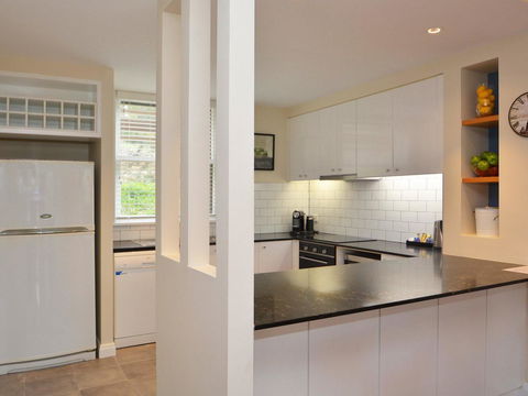 Villa De Saran Located Within Cypress Lakes - Accommodation Bookings 8