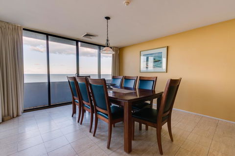 Pacific Towers Beach Resort - Accommodation Bookings 24
