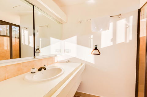 Pacific Towers Beach Resort - Accommodation Bookings 28