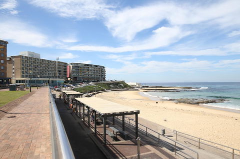 Arena Luxury Beachfront Apartment - Accommodation Bookings 32