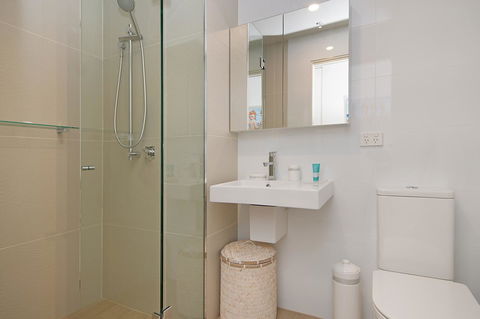 Arena Luxury Beachfront Apartment - Accommodation Bookings 42