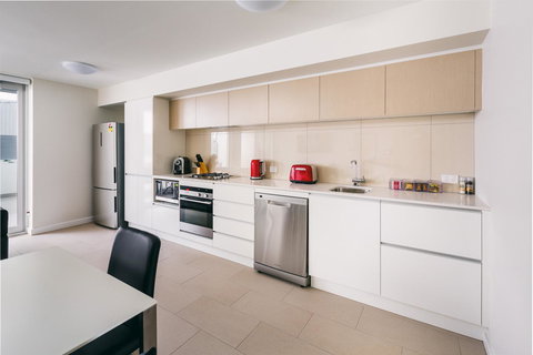 Hamilton Executive Apartments - Accommodation Bookings 24