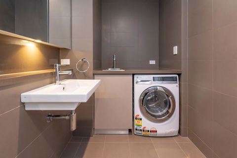 Olympic Park Sunshine 2 Bedrooms Apts With Private Parking - Accommodation Bookings 24