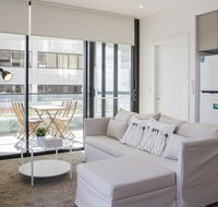 Cozy apartment with harbour bridge view in Bondi - Accommodation Bookings