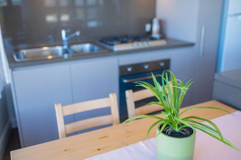 Australian Tower Stay - Accommodation Bookings 13