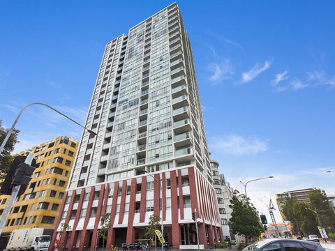 Gadigal Groove - Modern And Bright 3BR Executive Apartment In Zetland With Views - Accommodation Bookings 10