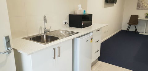 Carlton Suites - Accommodation Bookings 18
