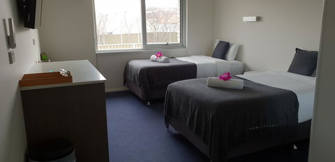 Carlton Suites - Accommodation Bookings 10