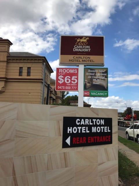 Carlton Suites - Accommodation Bookings 24