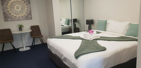 Carlton Suites - Accommodation Bookings 17