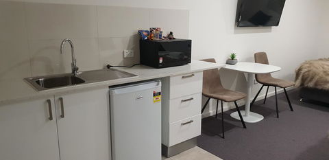 Carlton Suites - Accommodation Bookings 14