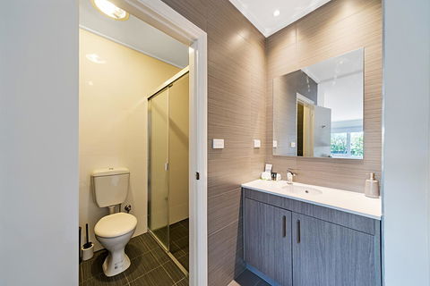 Carlton Suites - Accommodation Bookings 3