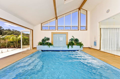 One Mile Mansion - Private Coastal Retreat FREE FAMILY ADVENTURE PASS - Accommodation Bookings 4