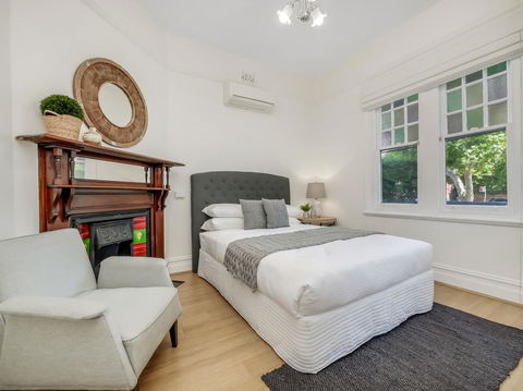 Large Terrace In Sydneyâ€™s Lower North Shore - Accommodation Bookings 0