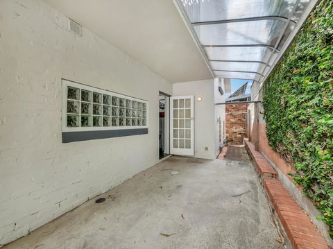 Large Terrace In Sydneyâ€™s Lower North Shore - Accommodation Bookings 20