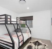 Modern guest house - Accommodation Bookings