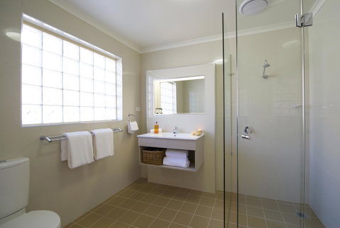 Marty's @ Little Beach - Accommodation Bookings 1
