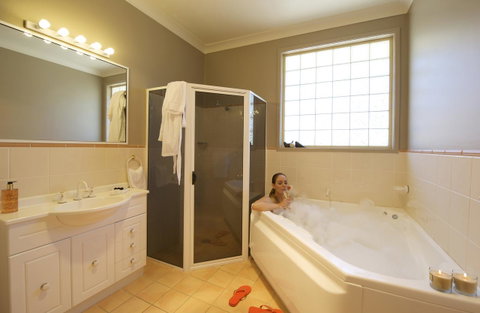 Marty's @ Little Beach - Accommodation Bookings 5