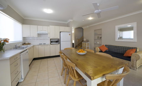 Marty's @ Little Beach - Accommodation Bookings 10