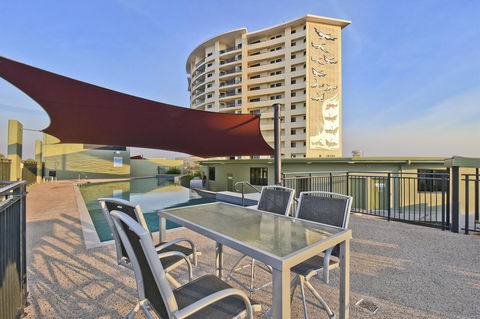 Nomikis\'On The Avenue - Accommodation Bookings 12