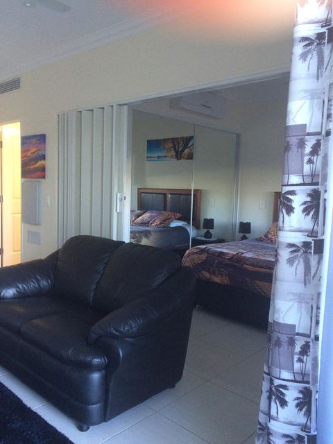 Nomikis\'On The Avenue - Accommodation Bookings 14