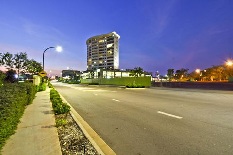 Nomikis\'On The Avenue - Accommodation Bookings 10
