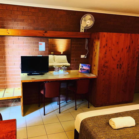 Pine Tree Motel - Accommodation Bookings 30
