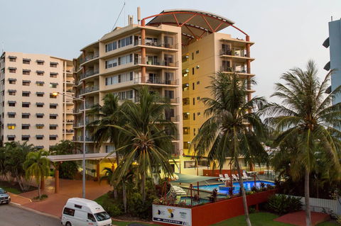 Cullen Bay Resorts - Accommodation Bookings 0