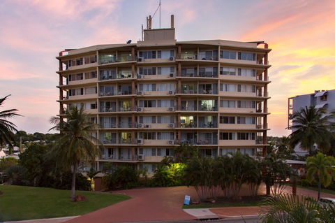 Cullen Bay Resorts - Accommodation Bookings 12
