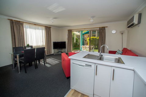 Beaches Serviced Apartments - Accommodation Bookings 19