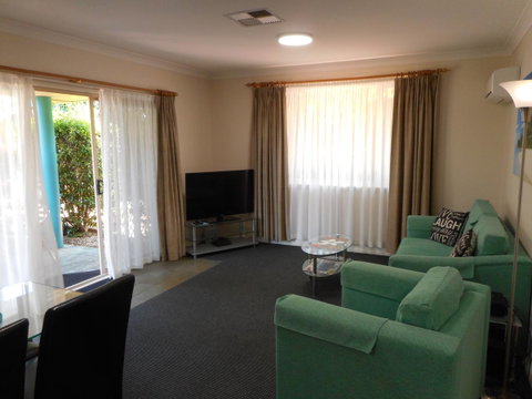 Beaches Serviced Apartments - Accommodation Bookings 27
