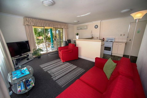 Beaches Serviced Apartments - Accommodation Bookings 12