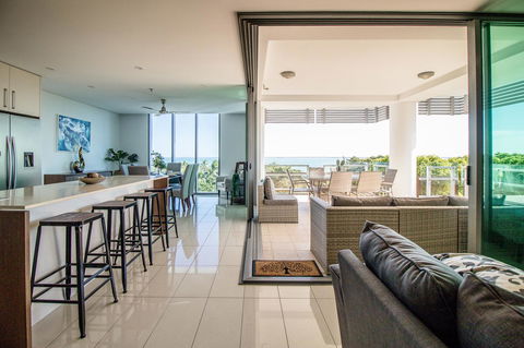 ZEN BY THE WATER - Esplanade Darwin Retreat - Accommodation Bookings 1