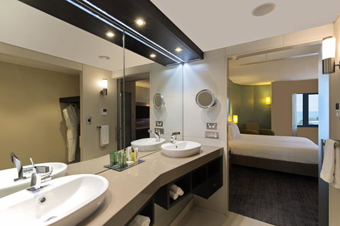 Hilton Darwin - Accommodation Bookings 15