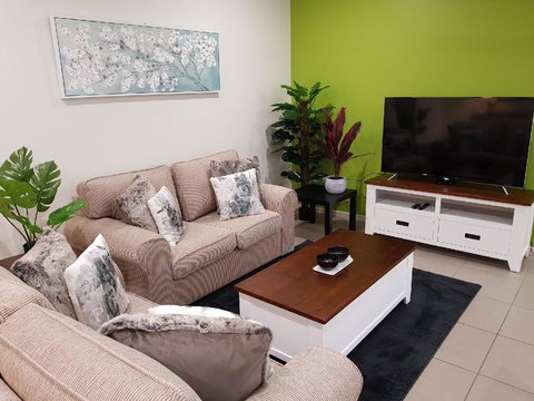 Darwin-Ocean Views, Tropical Getaway, Pool & Aircon - Accommodation Bookings 3