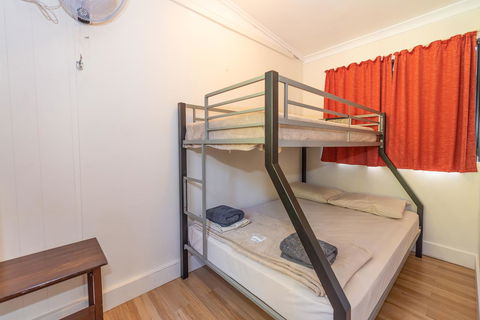 Oasis Tourist Park - Accommodation Bookings 15