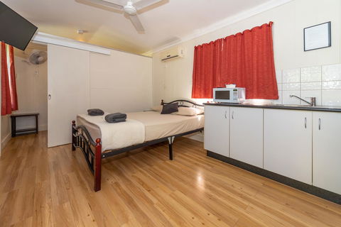 Oasis Tourist Park - Accommodation Bookings 16